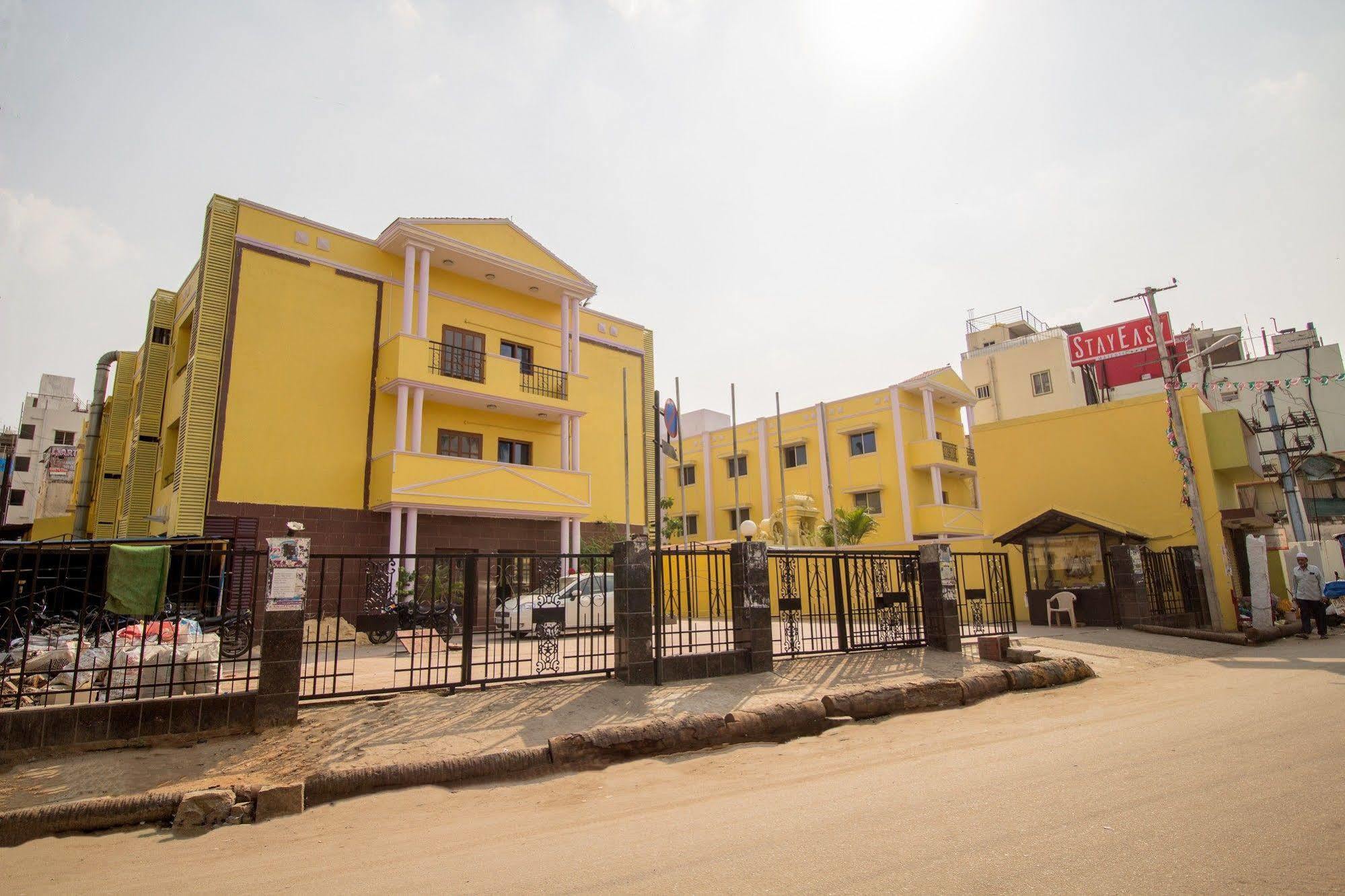 Stayeasy Majestic Bangalore Exterior photo